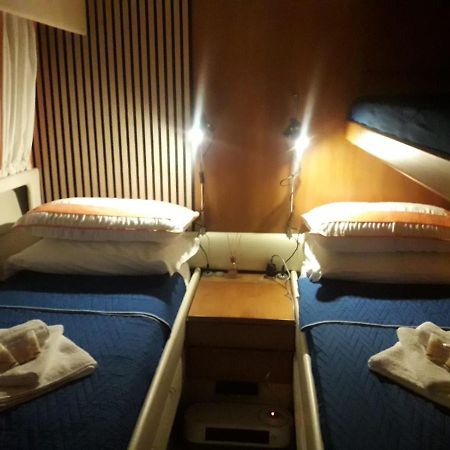 奥斯蒂亚·安提卡 Boat And Breakfast Fiumicino - Roma酒店 外观 照片