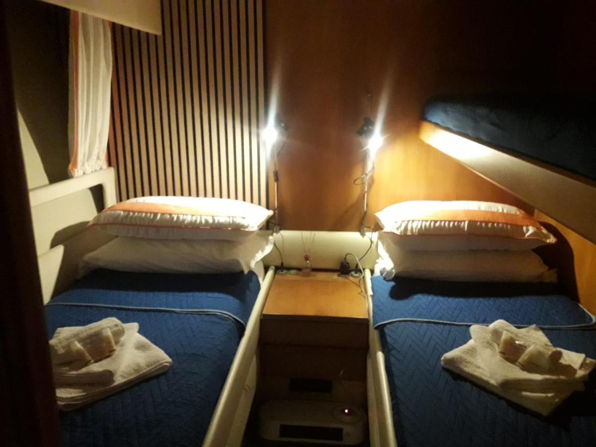 奥斯蒂亚·安提卡 Boat And Breakfast Fiumicino - Roma酒店 外观 照片